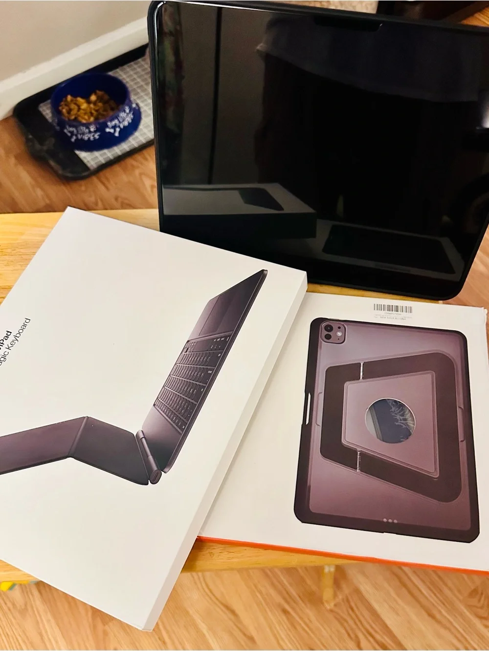 Apple Bundle iPad Pro 13 in M5 WiFi/celluar 256 Keyboard case And more